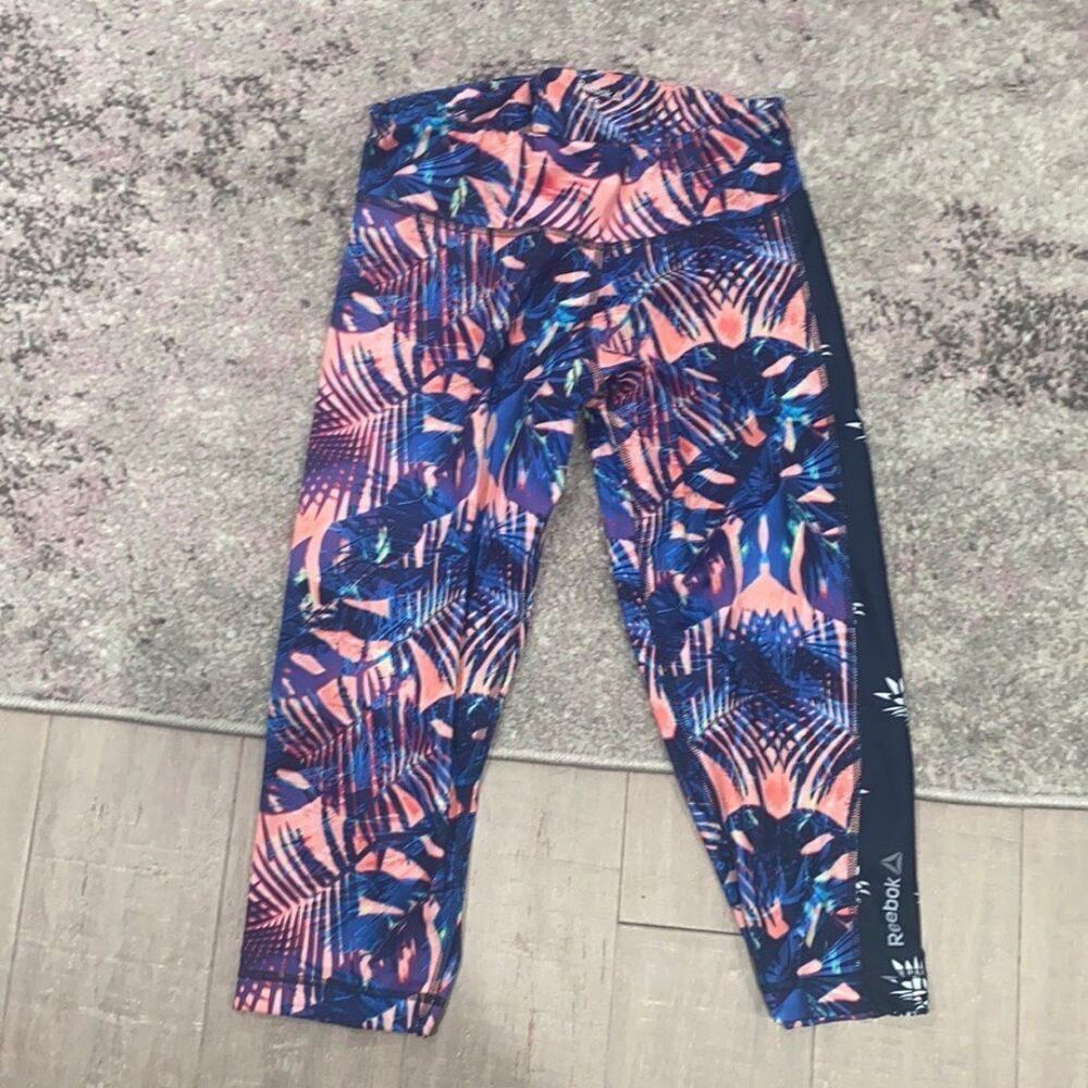 Reebok Women's Blue Pink Floral Print Crop Workout Leggings Sz Small